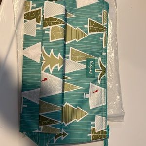 NWT Winter 31 Zipper Pouch